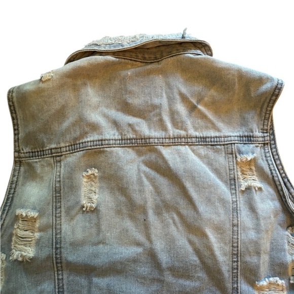 Almost Famous Distressed Denim Vest Size Medium (M) - Picture 9 of 10